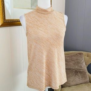 😍 Mock neck sleeveless knit top